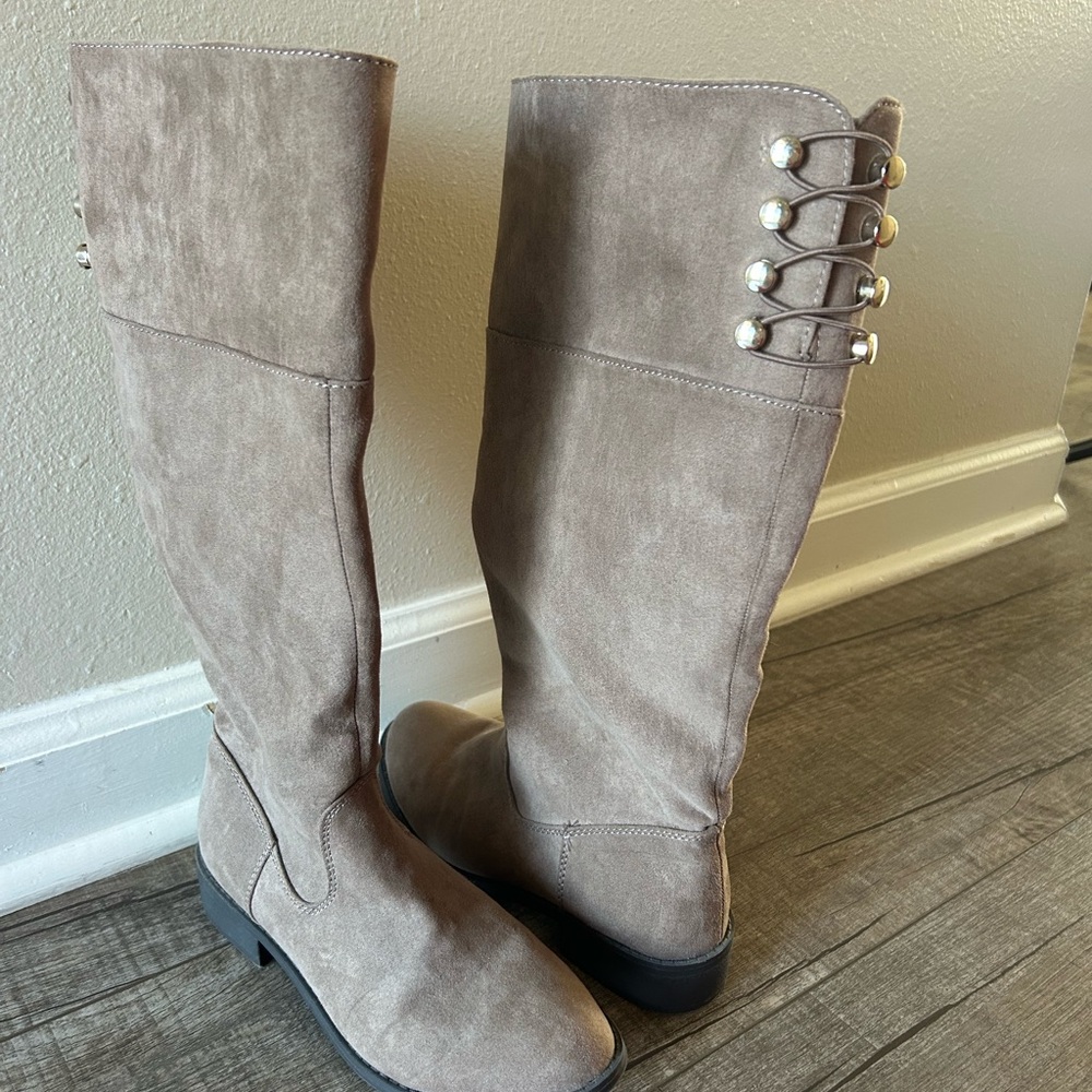 LC Lauren Conrad Taupe Boots with silver Details